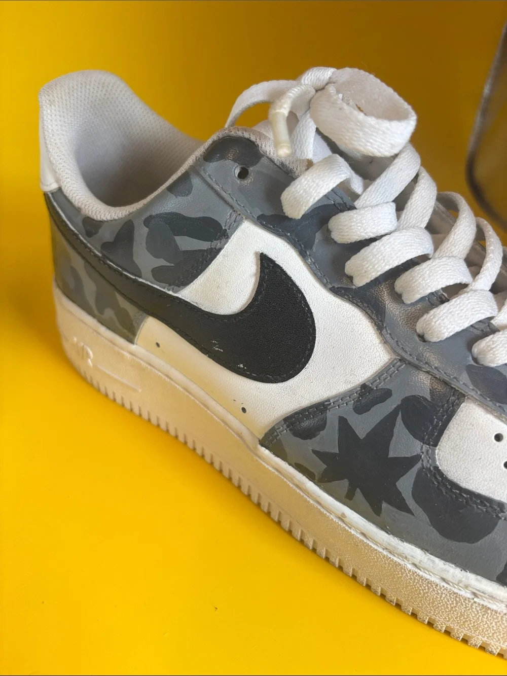 Nike Air Mens Low-Top Sneakers - White & Gray Camo. Men size 10